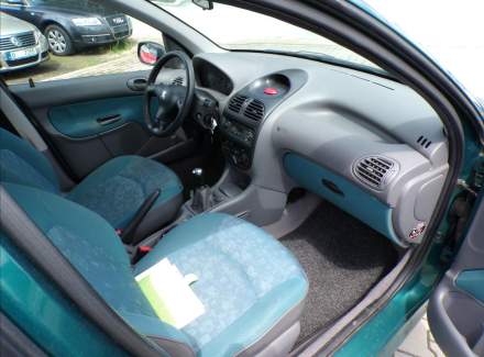 Peugeot - 206
