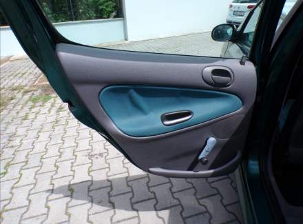 Peugeot - 206