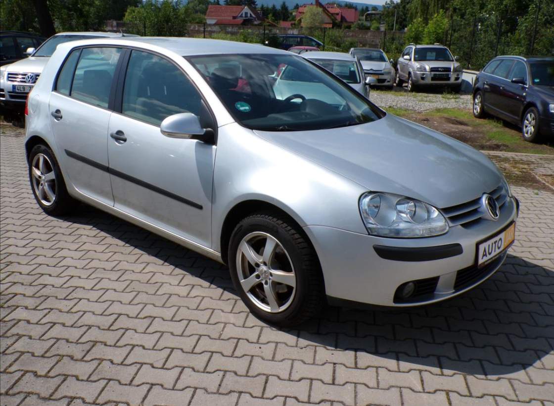 Volkswagen - Golf