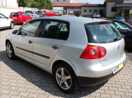 Volkswagen - Golf