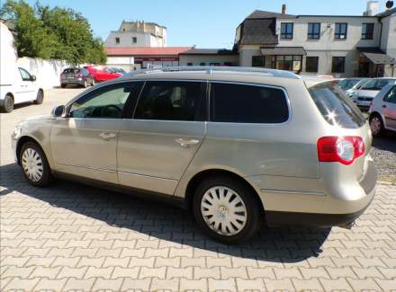 Volkswagen - Passat