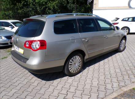 Volkswagen - Passat