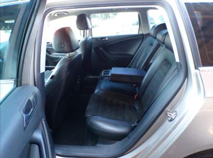 Volkswagen - Passat