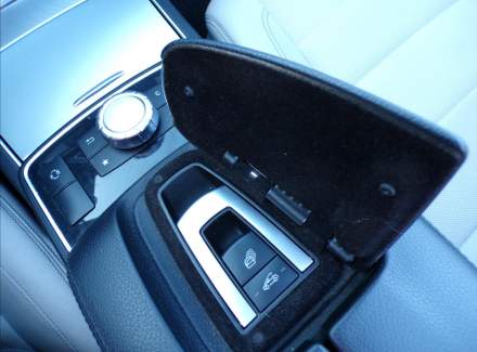 Mercedes-Benz - E-class