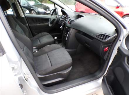 Peugeot - 207