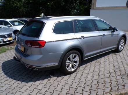 Volkswagen - Passat