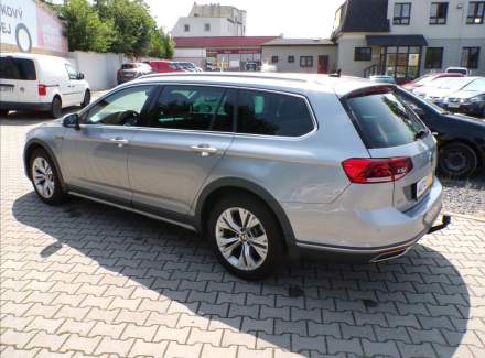 Volkswagen - Passat