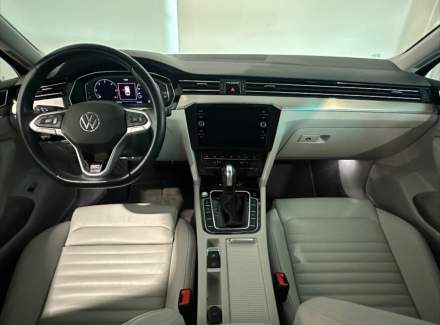 Volkswagen - Passat