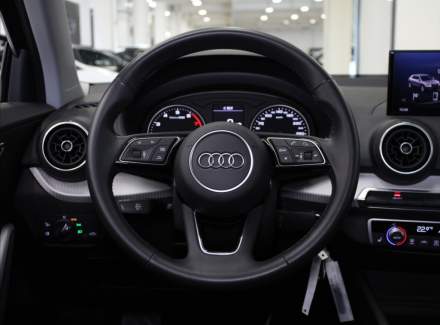 Audi - Q2