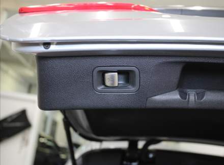 Mercedes-Benz - E-class