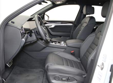 Volkswagen - Touareg