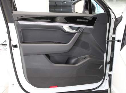 Volkswagen - Touareg