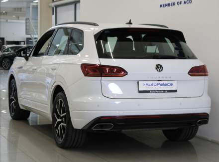Volkswagen - Touareg