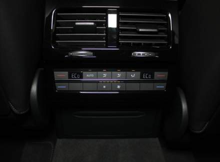 Volkswagen - Touareg