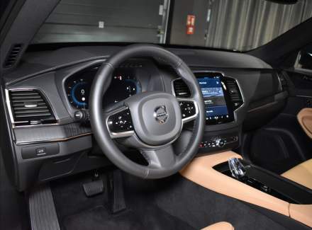 Volvo - XC90