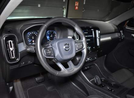 Volvo - XC40