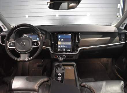 Volvo - V90