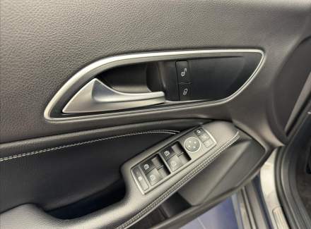 Mercedes-Benz - CLA