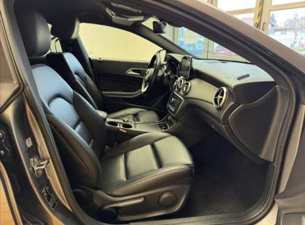 Mercedes-Benz - CLA