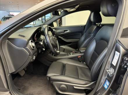 Mercedes-Benz - CLA
