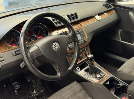 Volkswagen - Passat