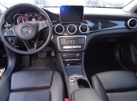 Mercedes-Benz - CLA
