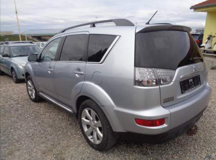 Mitsubishi - Outlander