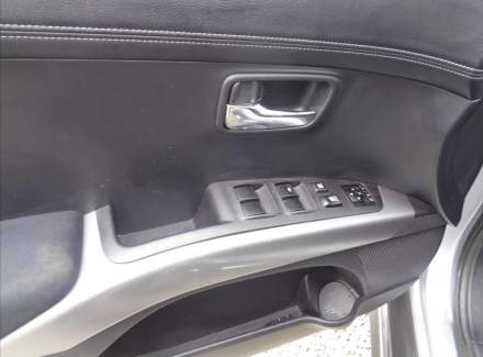 Mitsubishi - Outlander