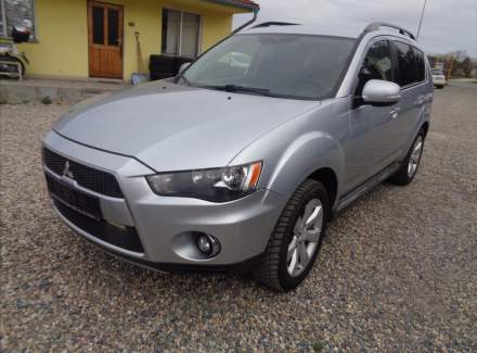 Mitsubishi - Outlander