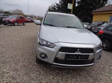 Mitsubishi - Outlander