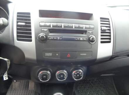 Mitsubishi - Outlander