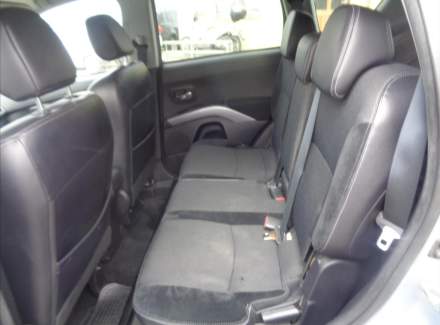 Mitsubishi - Outlander