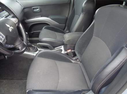 Mitsubishi - Outlander