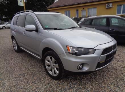 Mitsubishi - Outlander