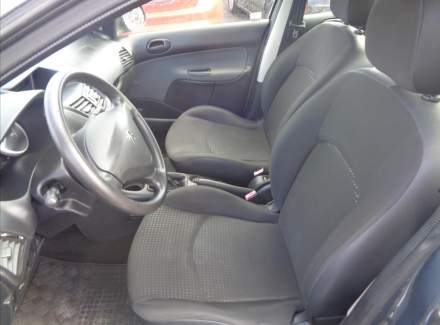 Peugeot - 206