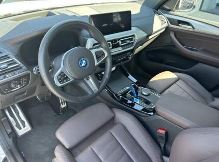 BMW - iX3