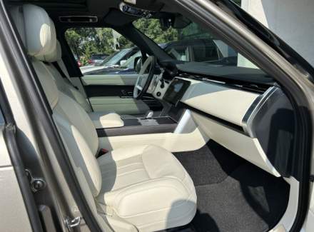 Land Rover - Range Rover