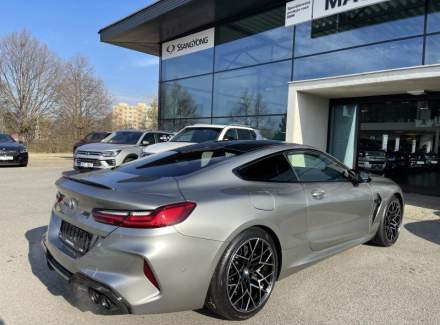 BMW - M8