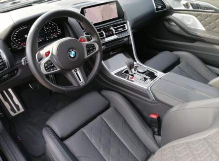 BMW - M8