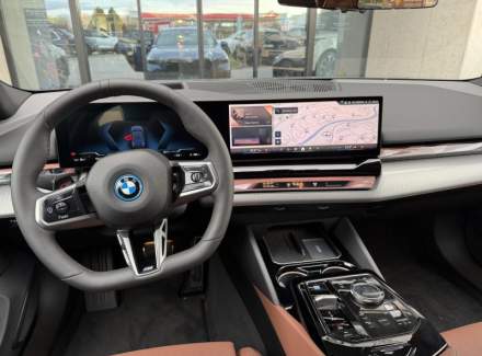 BMW - i5