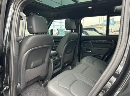 Land Rover - Defender