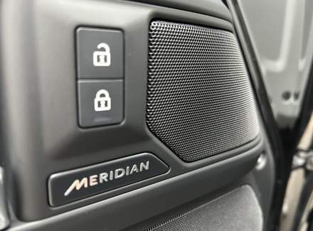 Land Rover - Defender