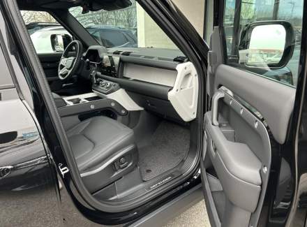 Land Rover - Defender