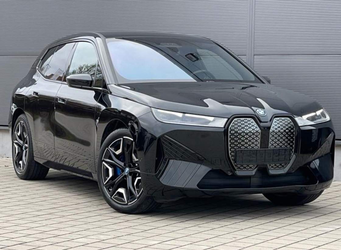 BMW - iX
