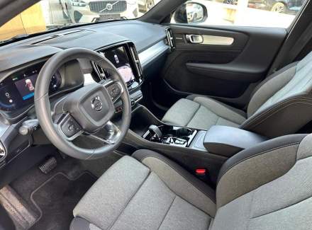 Volvo - XC40