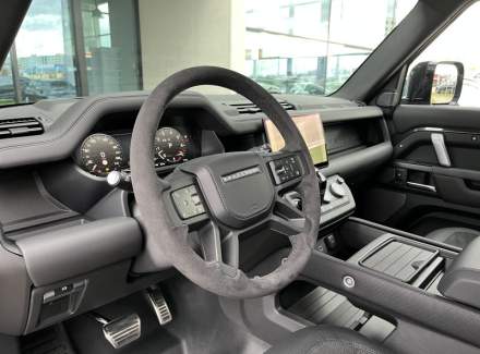 Land Rover - Defender