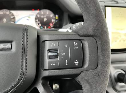 Land Rover - Defender