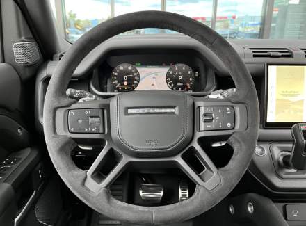 Land Rover - Defender