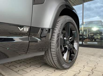 Land Rover - Defender