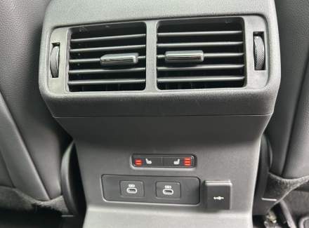 Land Rover - Range Rover Velar